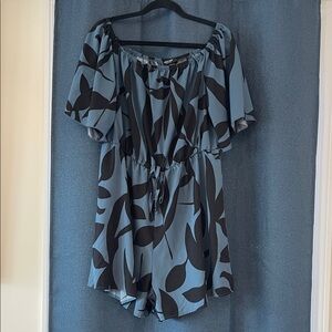 SHEIN Blue and Black Leaf Print Romper